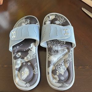 Women’s comfortable Under Armour slides